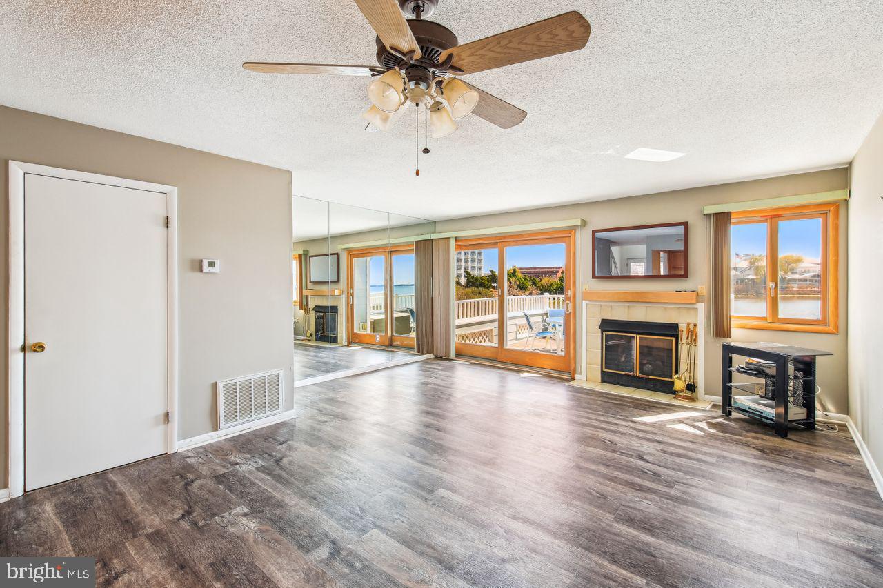 305 Seabay Ln #c7 Property Photo 2
