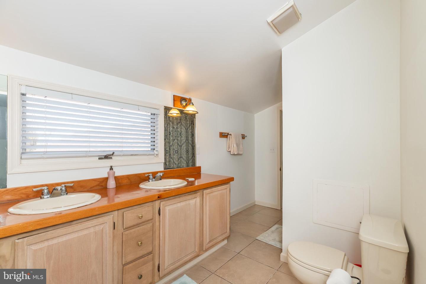 12927 Center Dr Property Photo 38