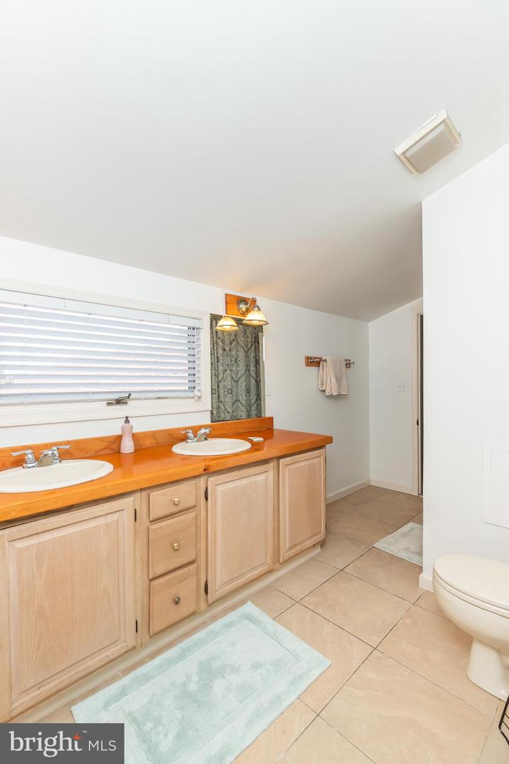 12927 Center Dr Property Photo 39