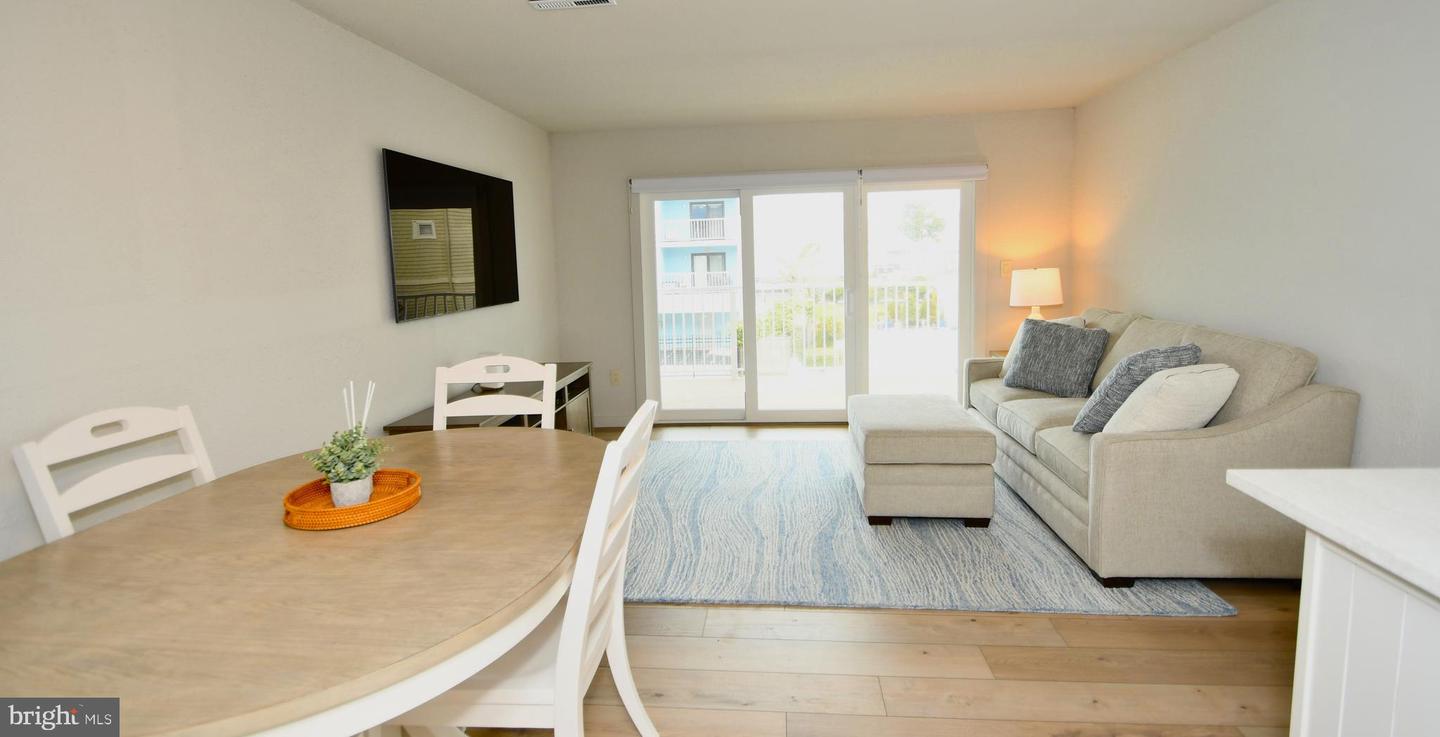 7 40th St #207 Property Photo 13