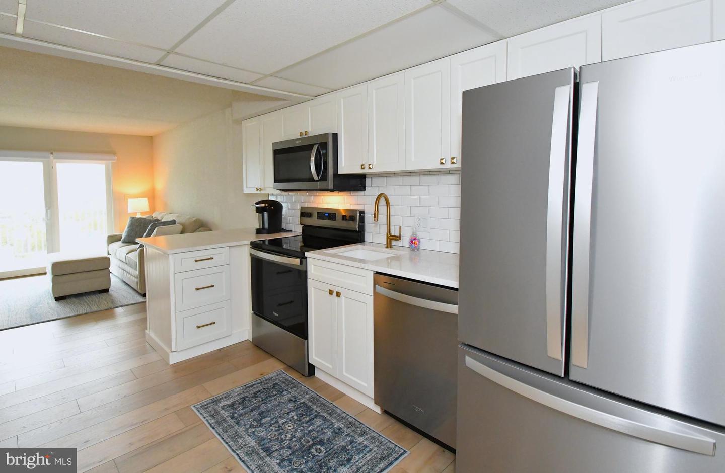 7 40th St #207 Property Photo 15