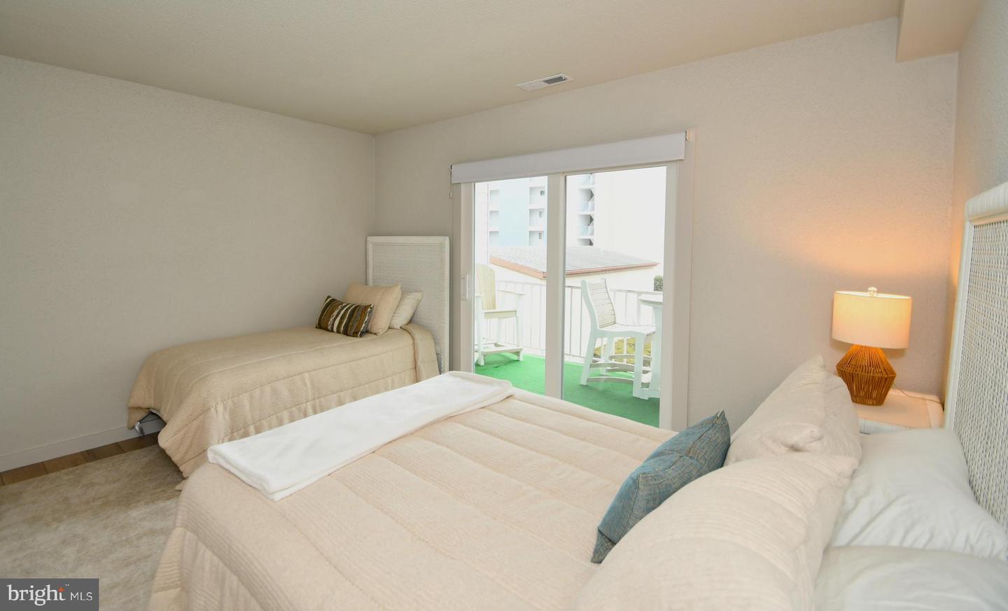 7 40th St #207 Property Photo 18