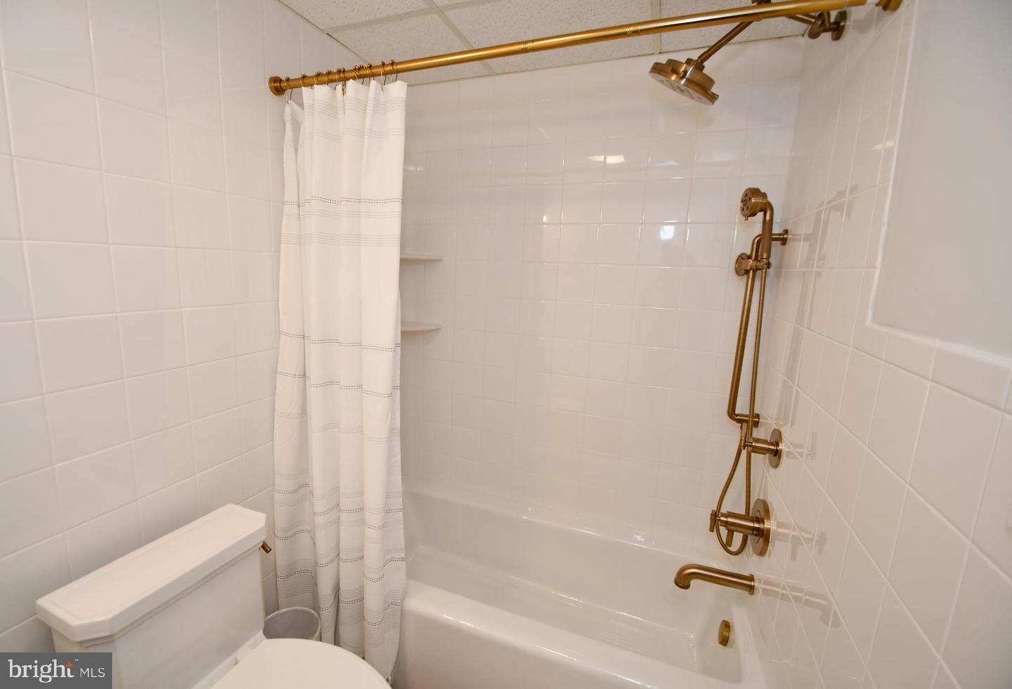 7 40th St #207 Property Photo 20