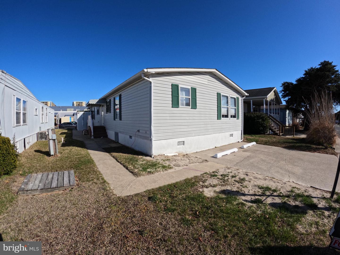 13104 Atlantic Blvd Property Photo 17