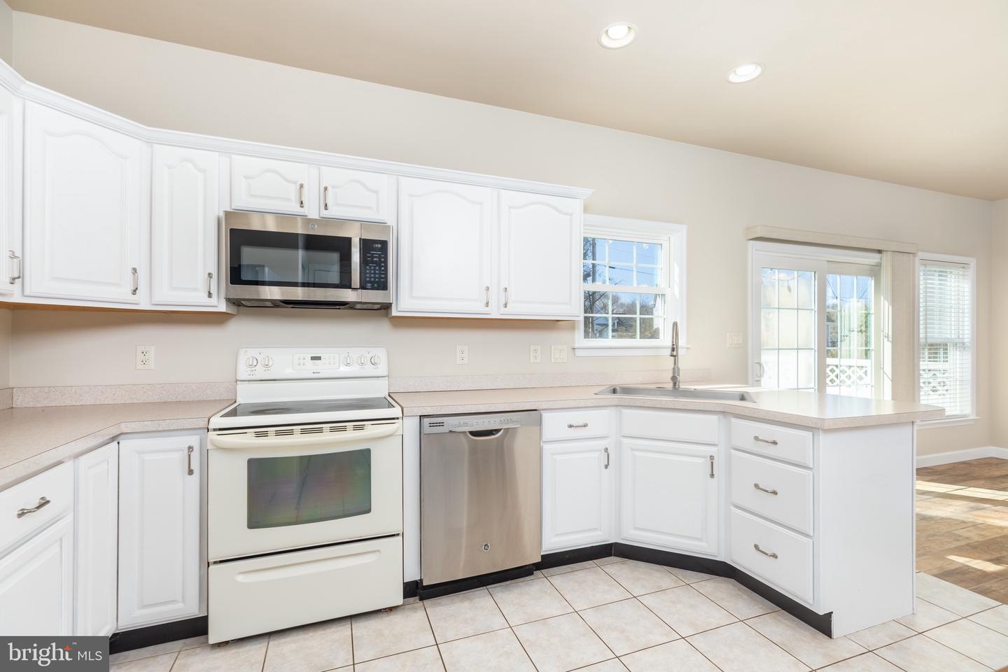 326 Williams St #201b2 Property Photo 13