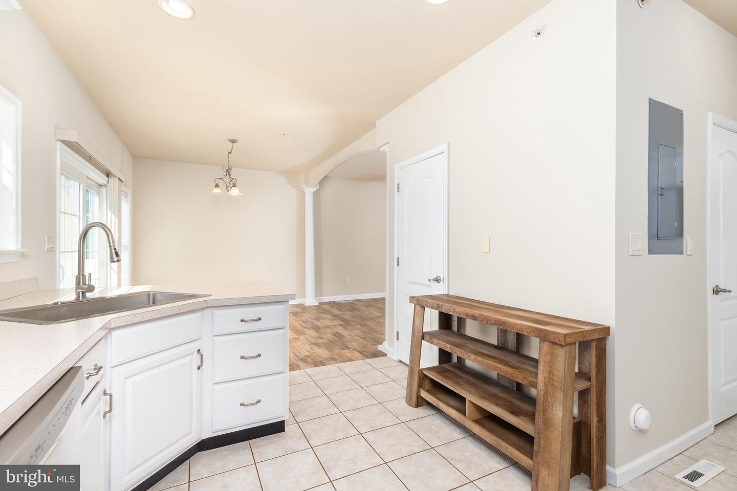 326 Williams St #201b2 Property Photo 14
