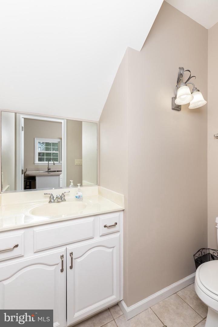 326 Williams St #201b2 Property Photo 16
