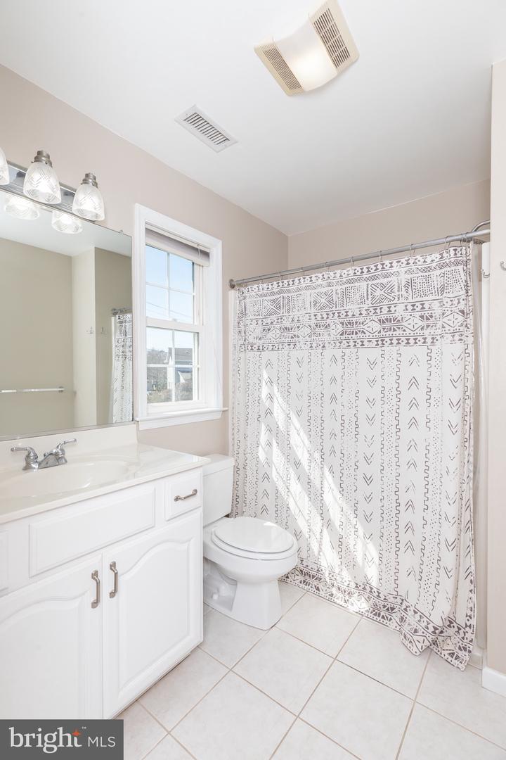 326 Williams St #201b2 Property Photo 30