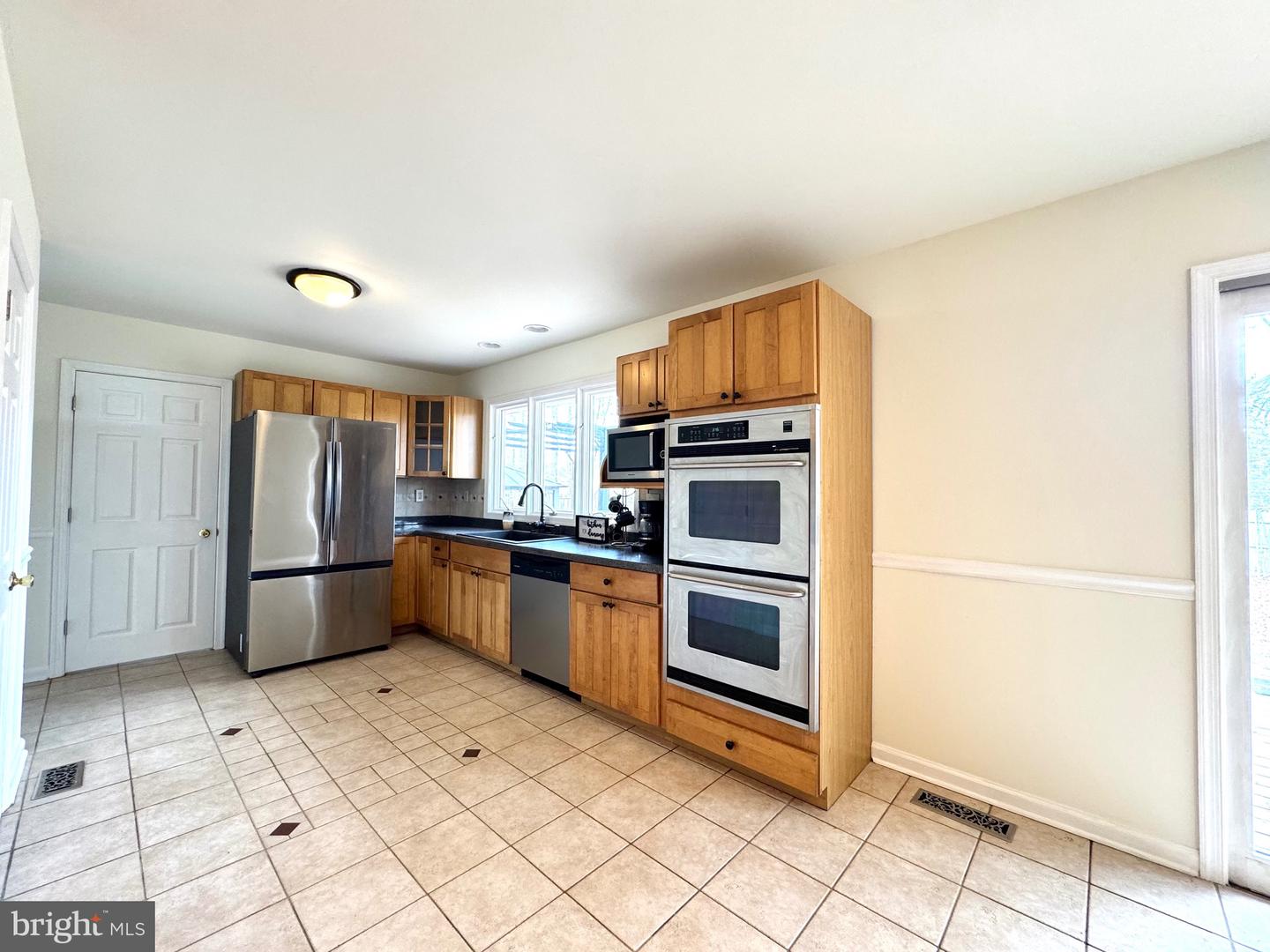 833 White Oaks Ln Property Photo 10
