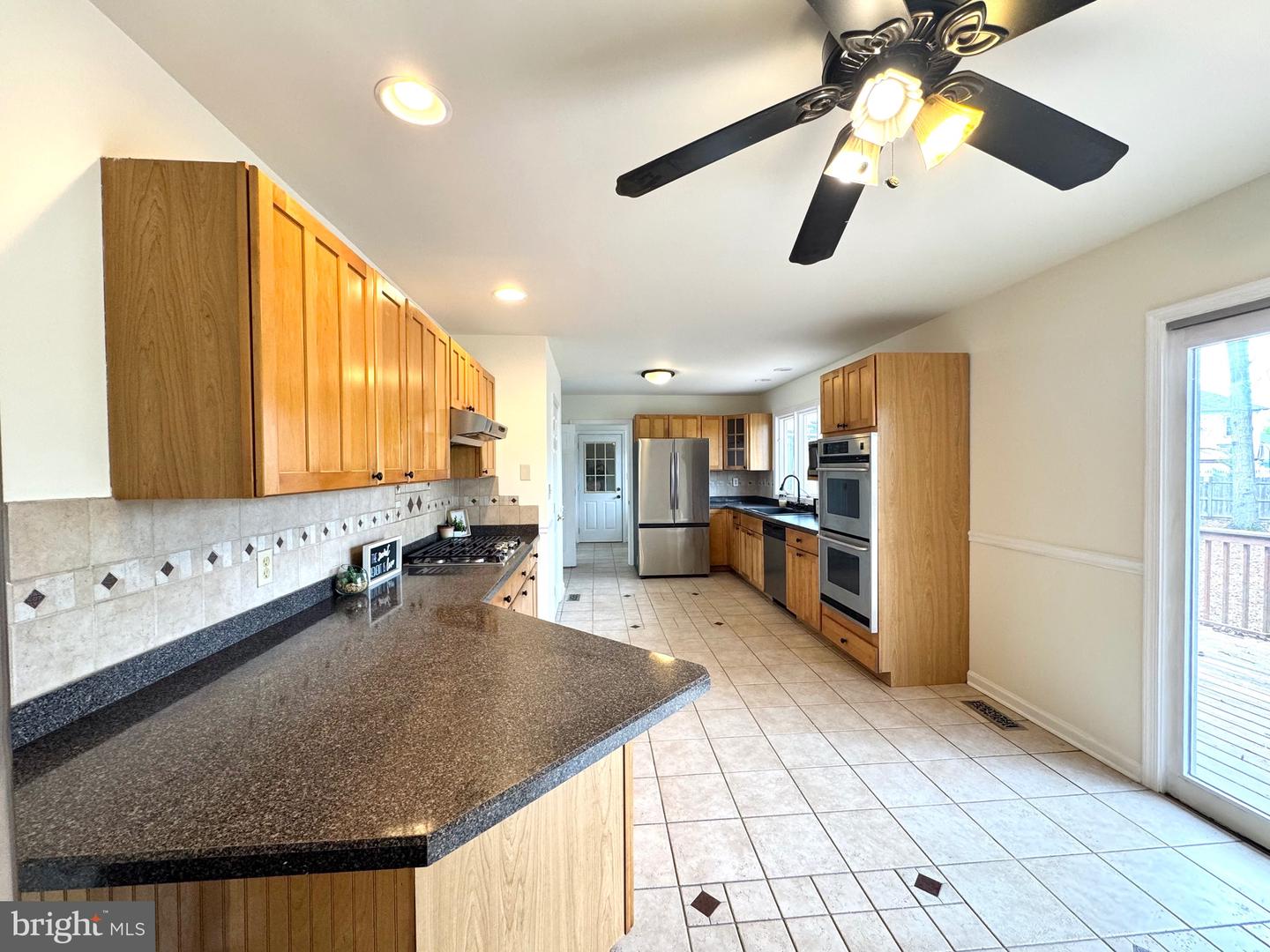 833 White Oaks Ln Property Photo 11