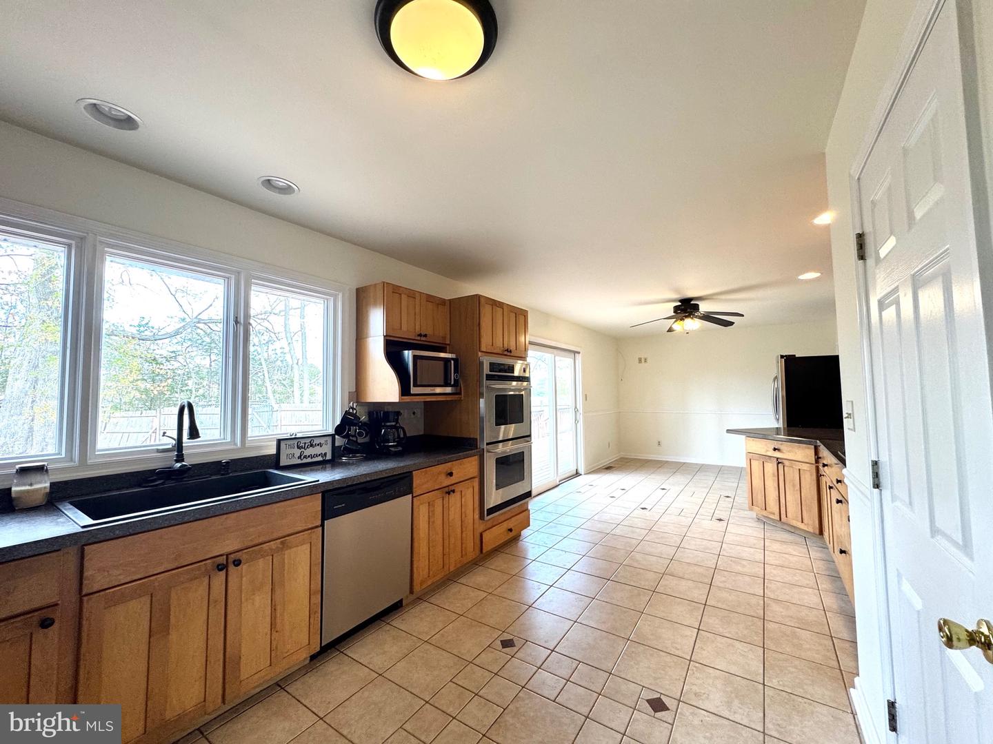 833 White Oaks Ln Property Photo 13