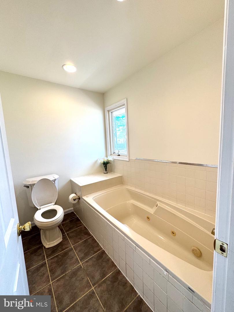 833 White Oaks Ln Property Photo 19