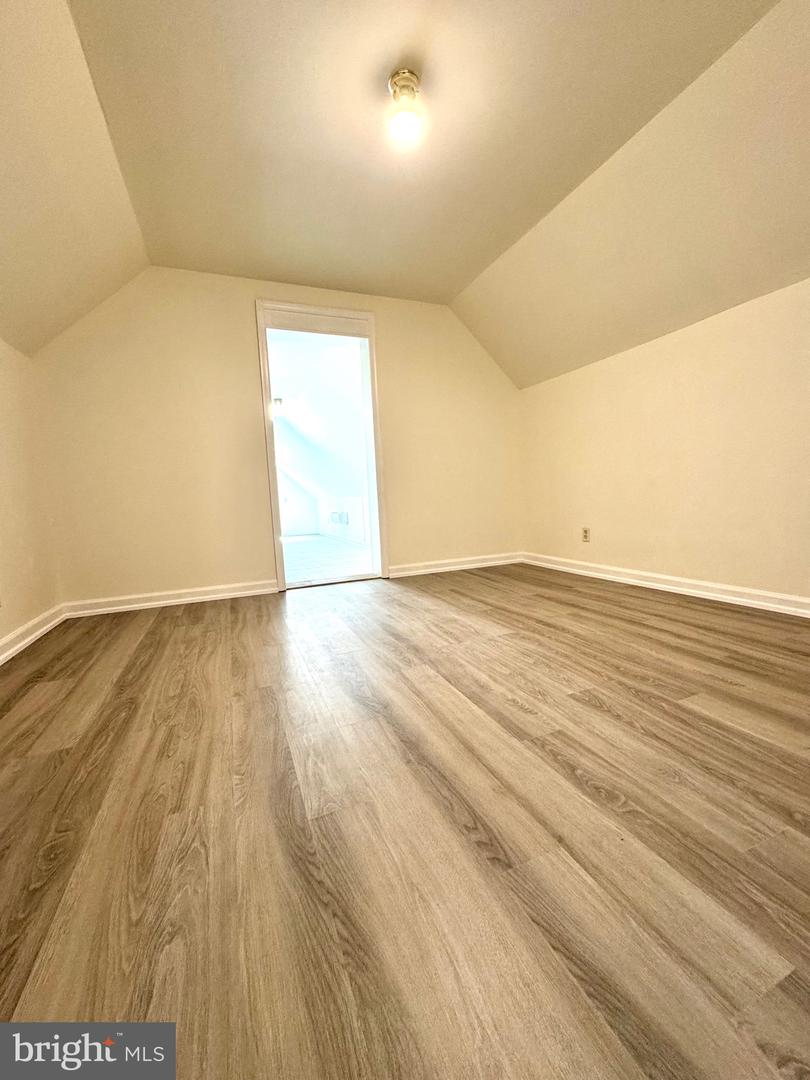 833 White Oaks Ln Property Photo 25