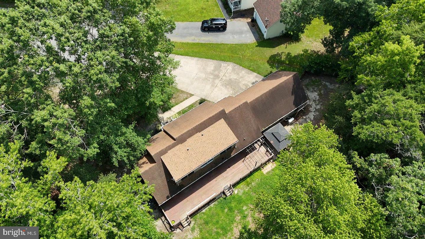 833 White Oaks Ln Property Photo 60