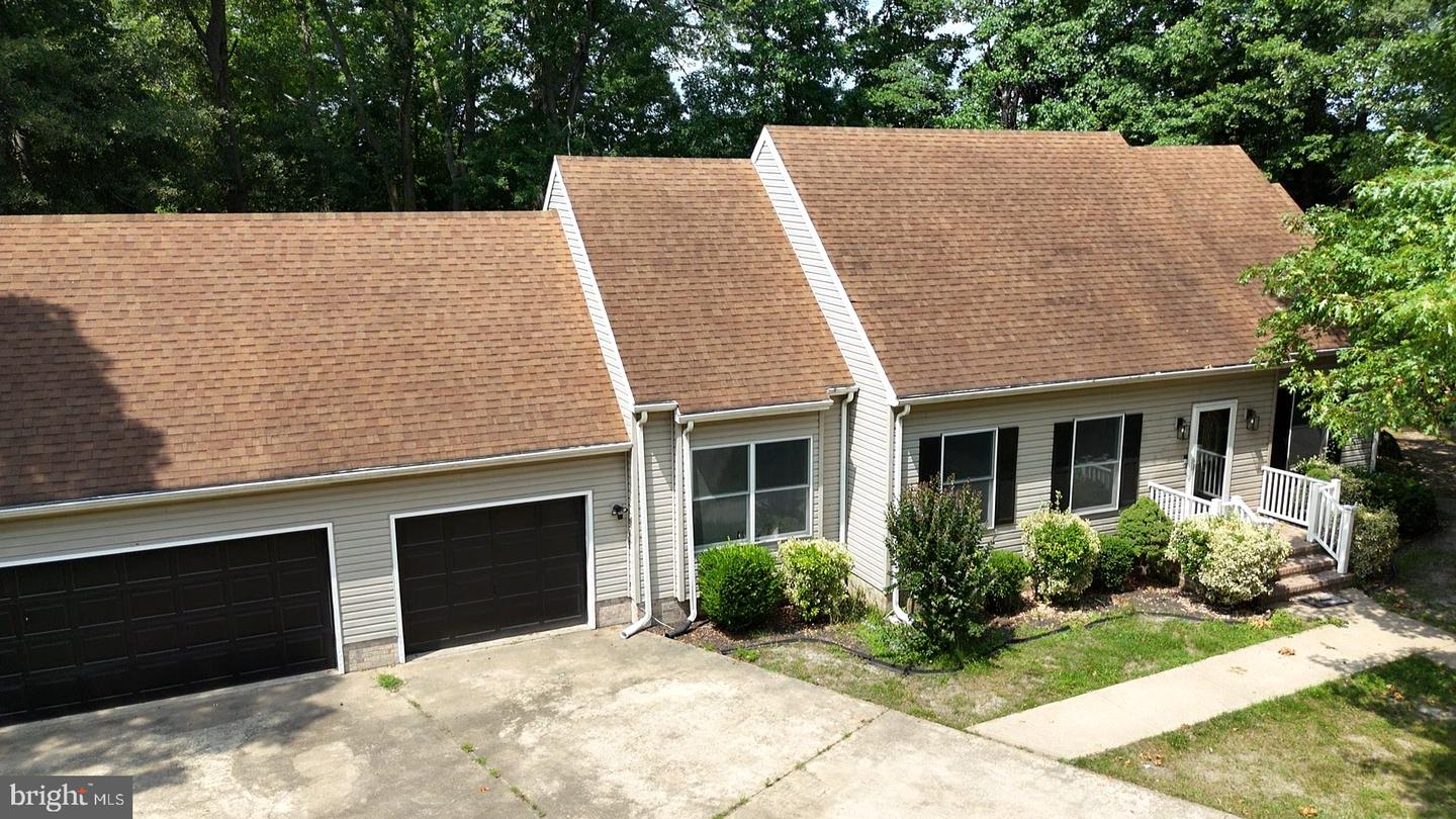 833 White Oaks Ln Property Photo 62