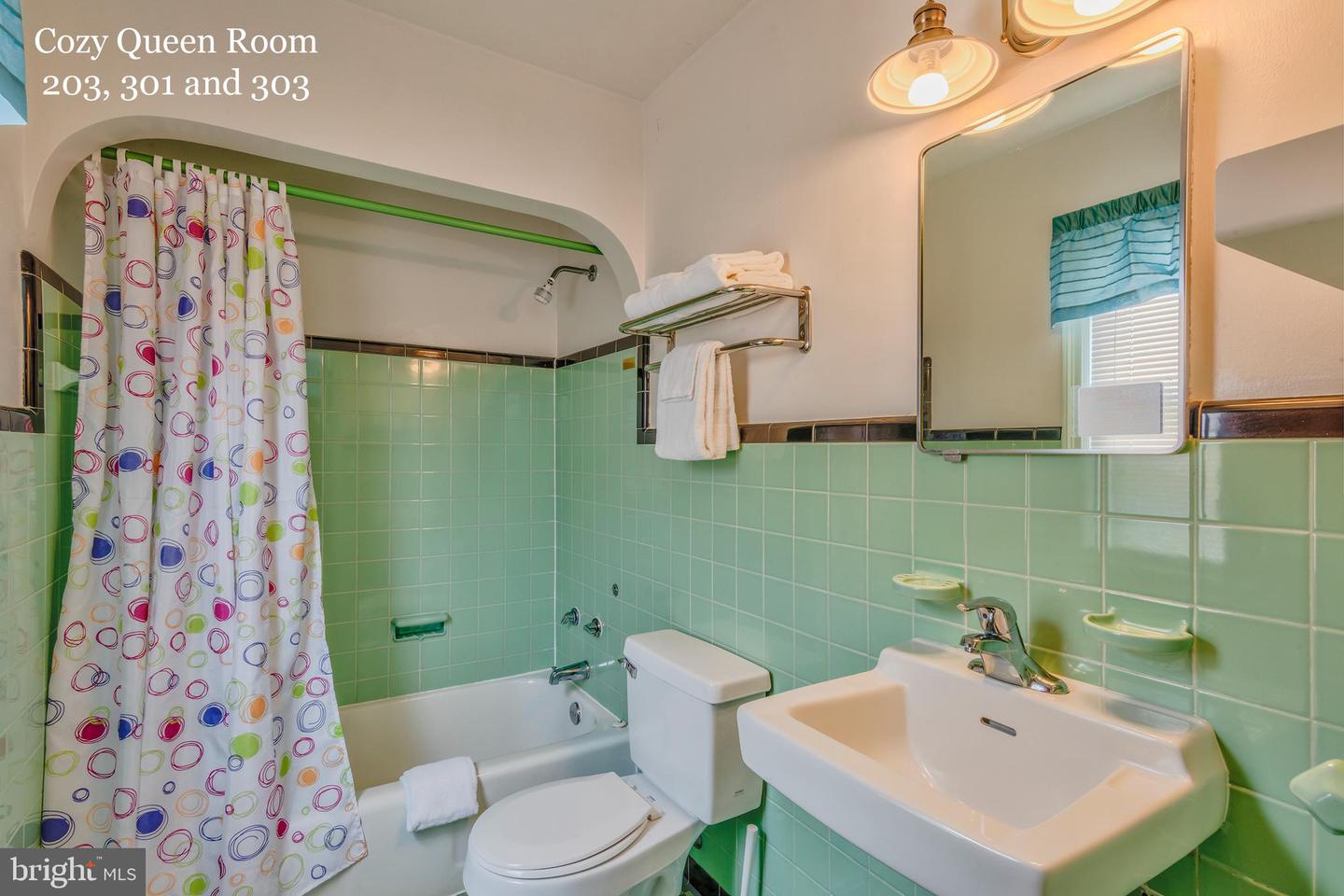 1209 N Baltimore Ave Property Photo 14