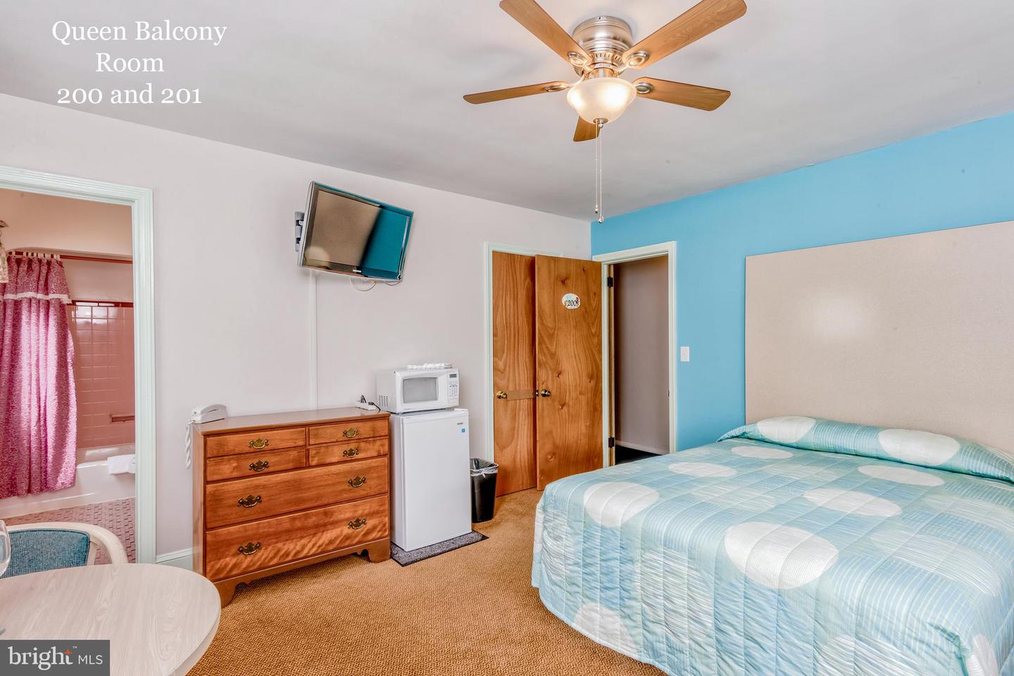 1209 N Baltimore Ave Property Photo 24
