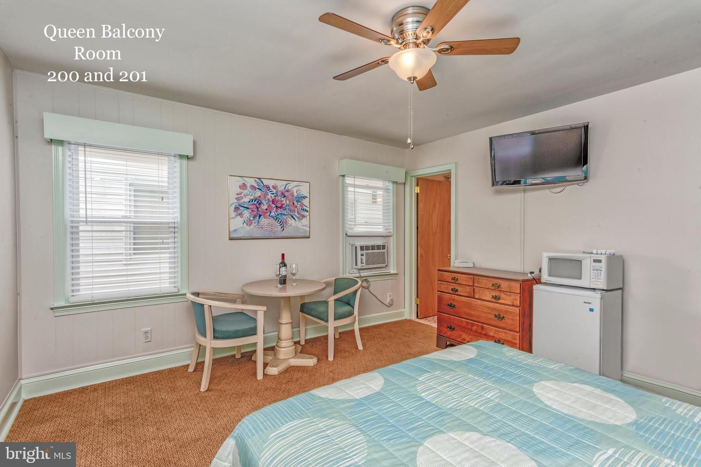 1209 N Baltimore Ave Property Photo 26
