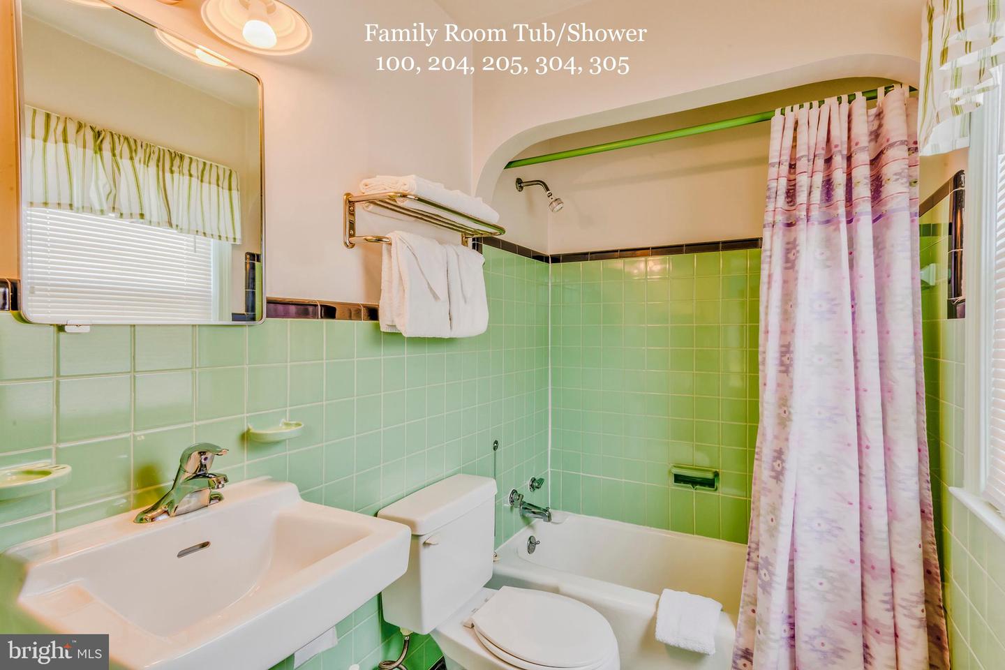 1209 N Baltimore Ave Property Photo 40