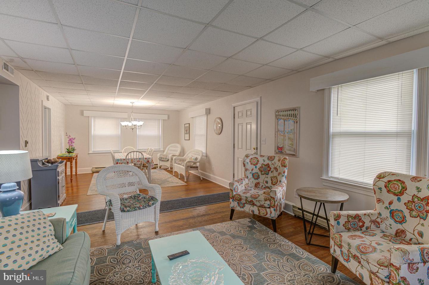 1209 N Baltimore Ave Property Photo 47