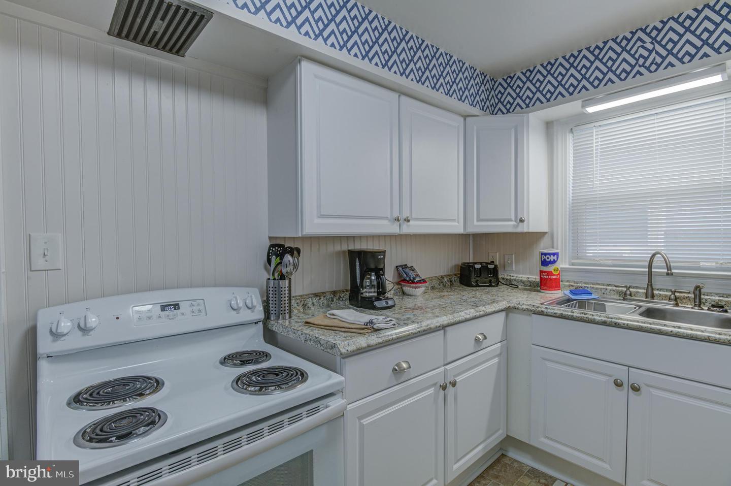 1209 N Baltimore Ave Property Photo 54