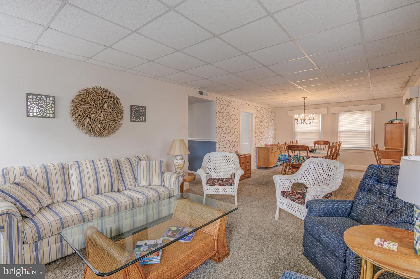 1209 N Baltimore Ave Property Photo 68
