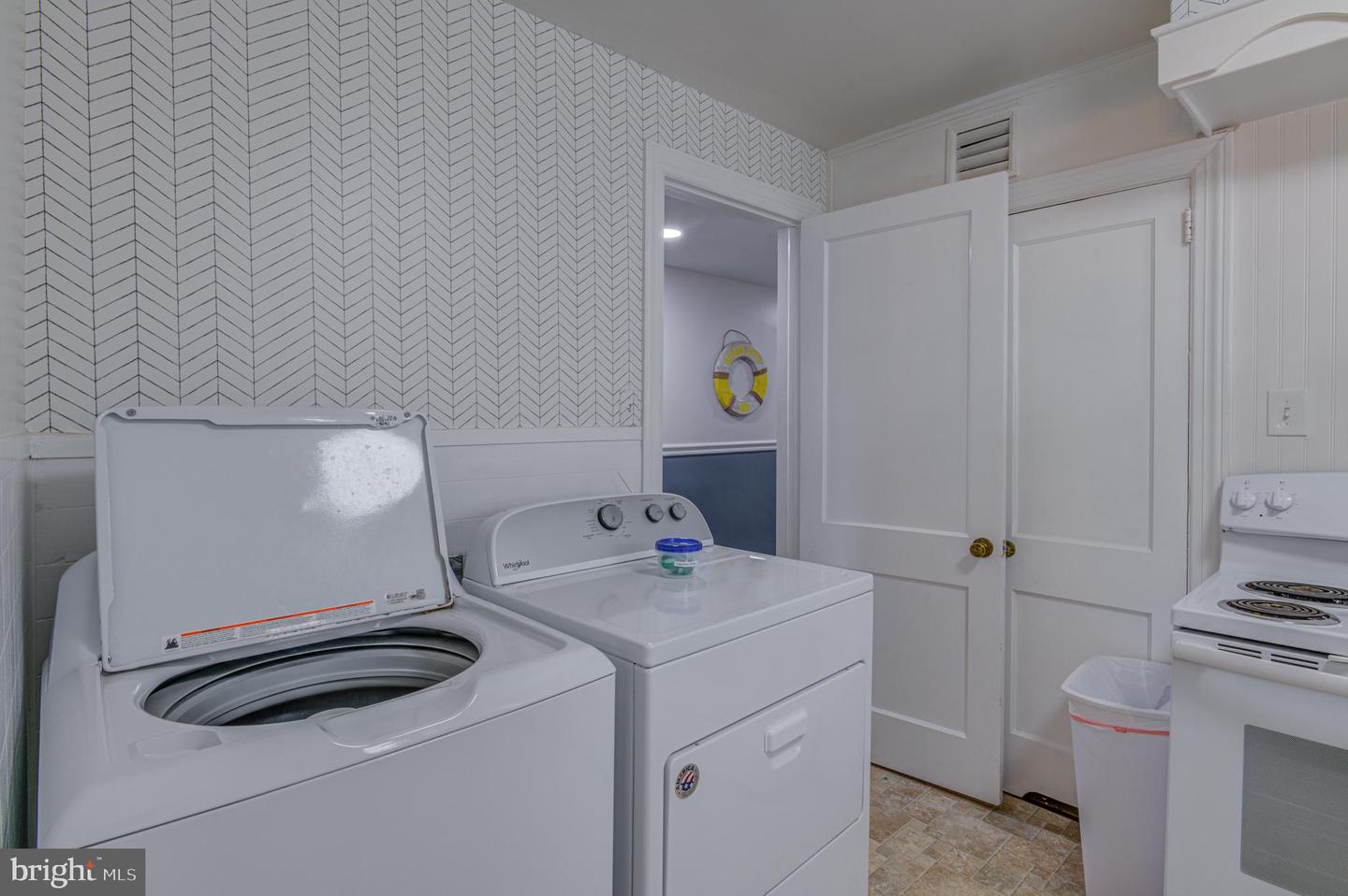 1209 N Baltimore Ave Property Photo 70