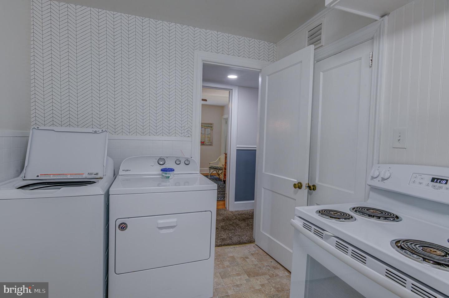 1209 N Baltimore Ave Property Photo 72