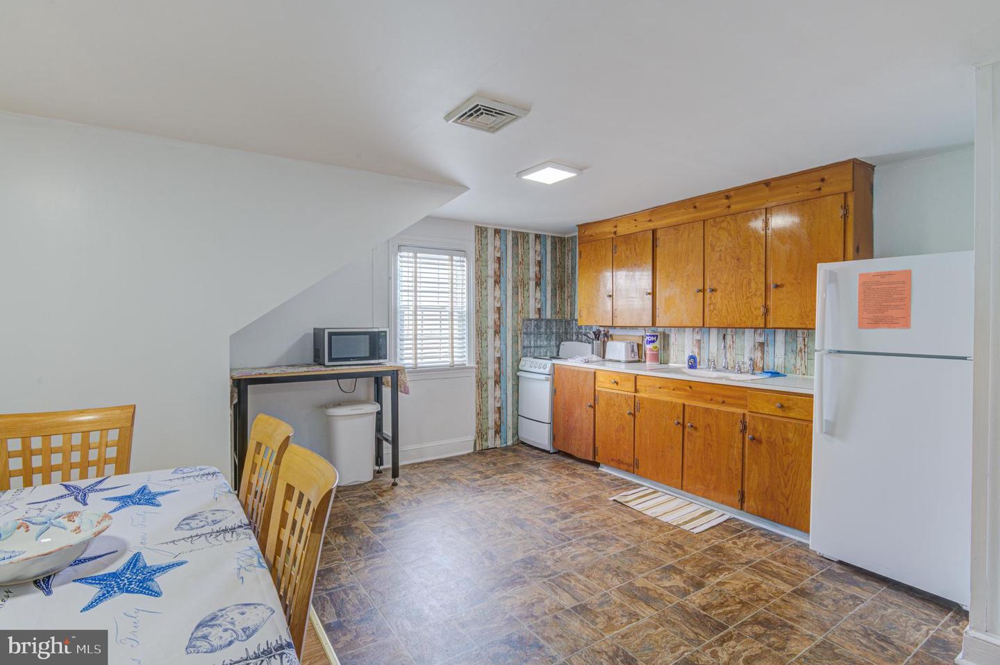 1209 N Baltimore Ave Property Photo 92