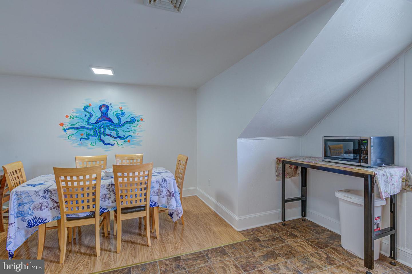 1209 N Baltimore Ave Property Photo 94