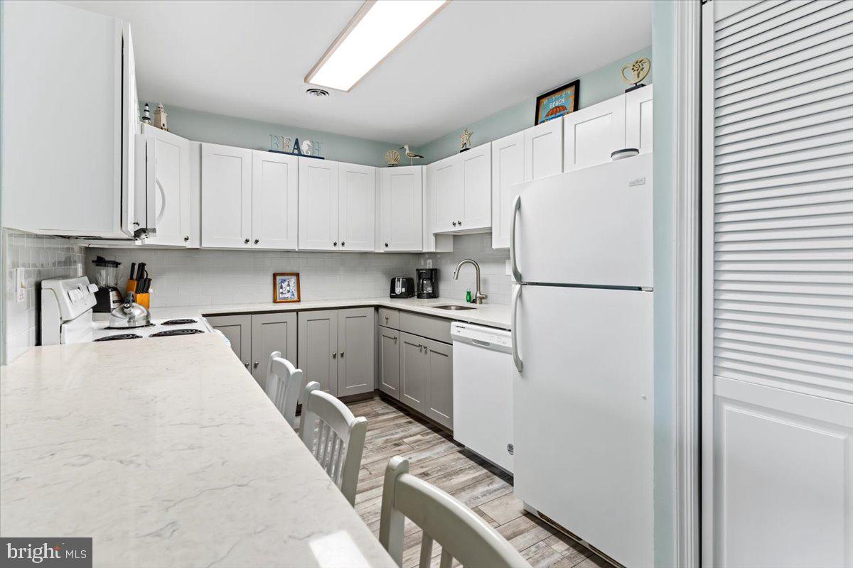 14409 Lighthouse Ave #6 Property Photo 6