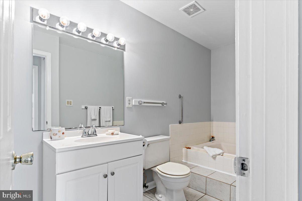 14409 Lighthouse Ave #6 Property Photo 17