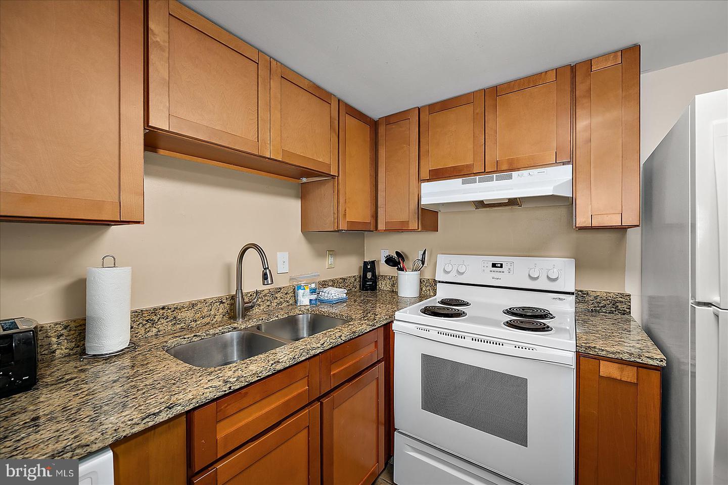 302 32nd St #105 Property Photo 17