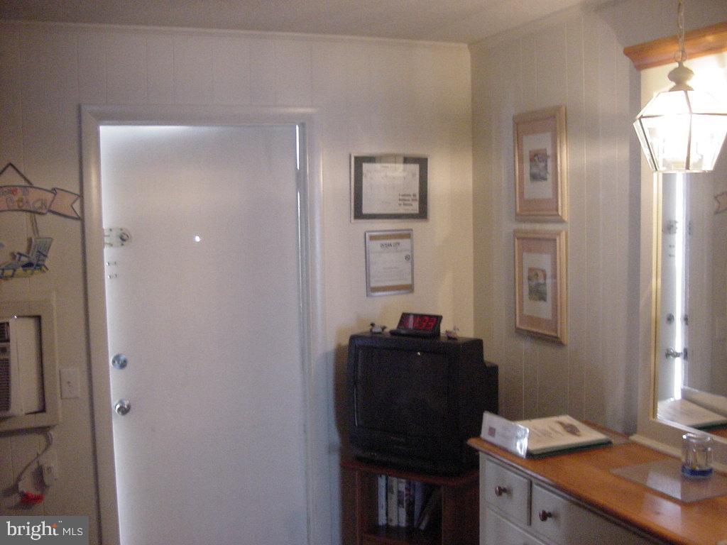 11 91st St #102 Property Photo 17
