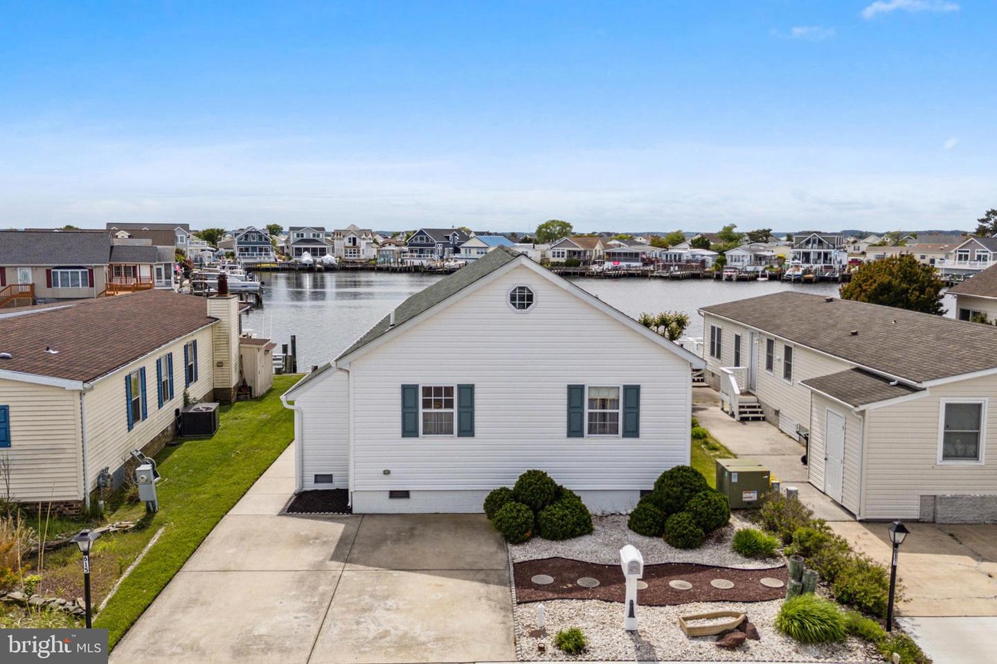 Picture of 615 GULF STREAM DR