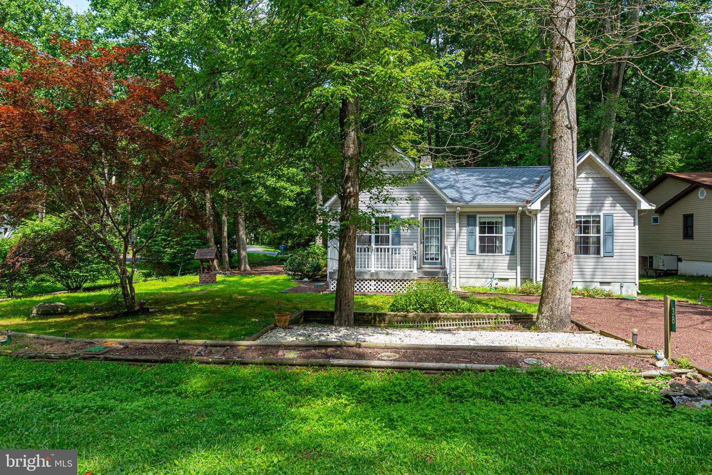 38 Garrett Dr Property Photo 1