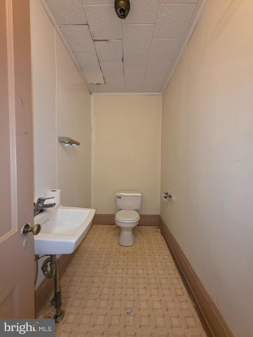 212 W Green St Property Photo 19