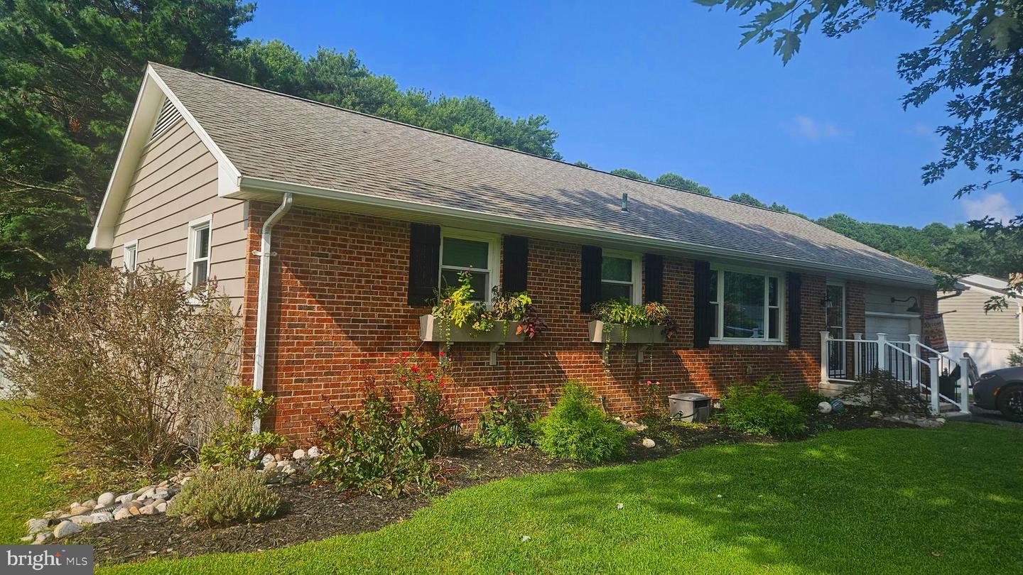 12525 Fleetway Dr Property Photo 1