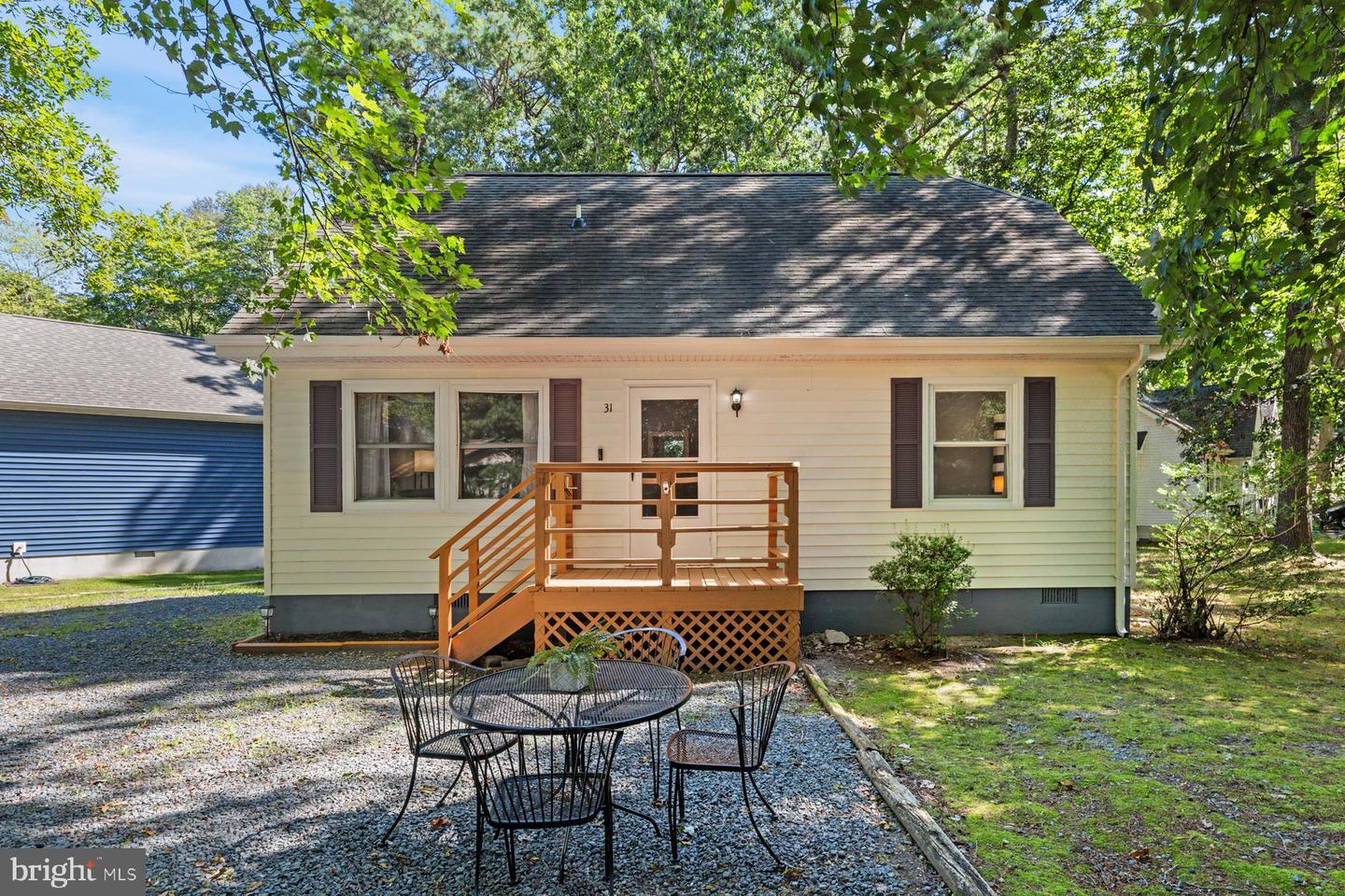 31 NOTTINGHAM LN Property Photo 1