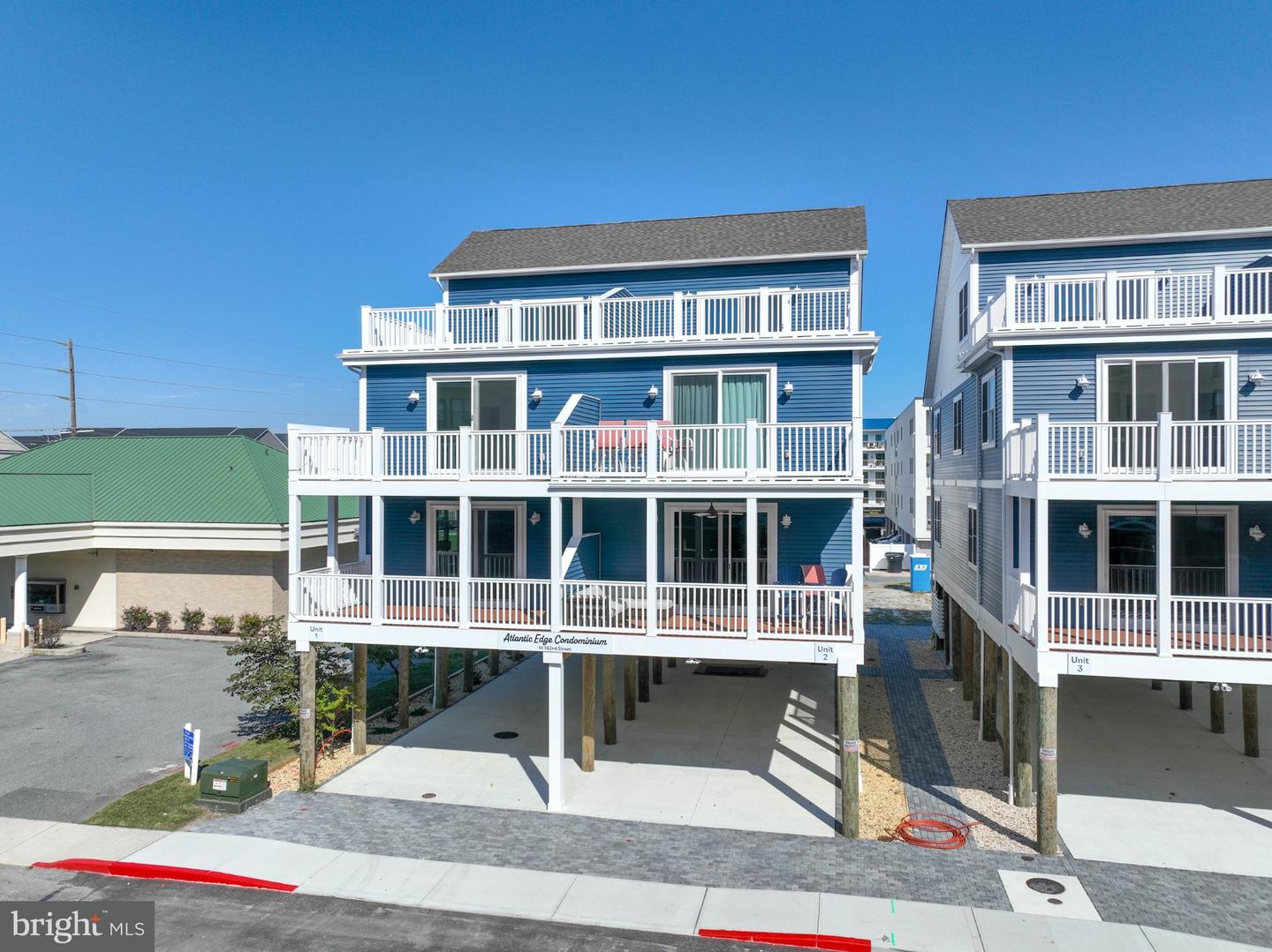 14 142 ST Property Photo 1