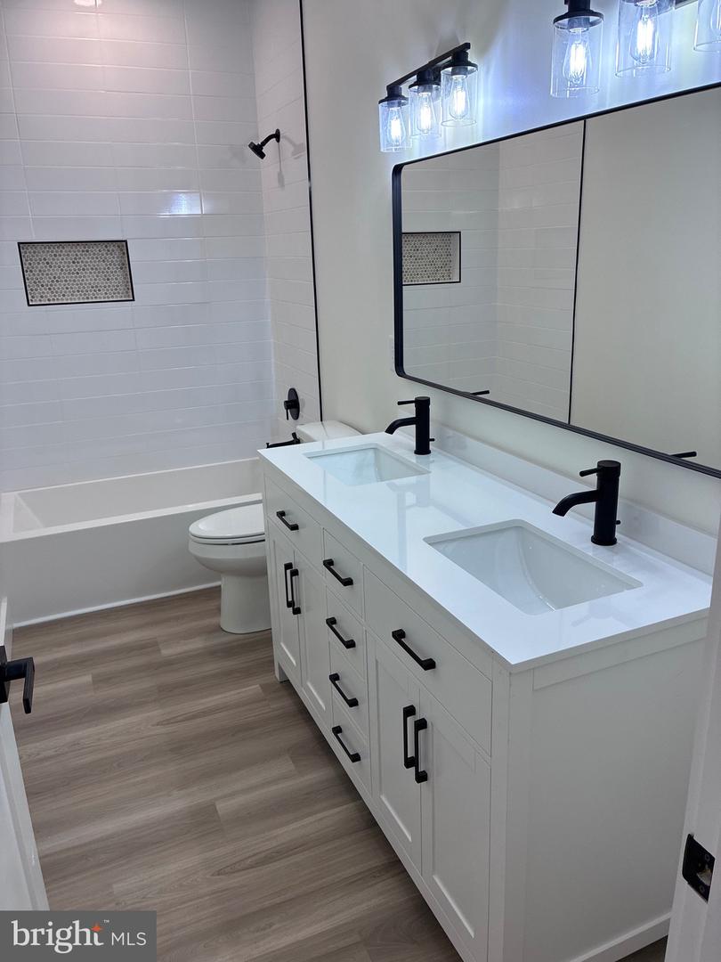 14 142 St Property Photo 15