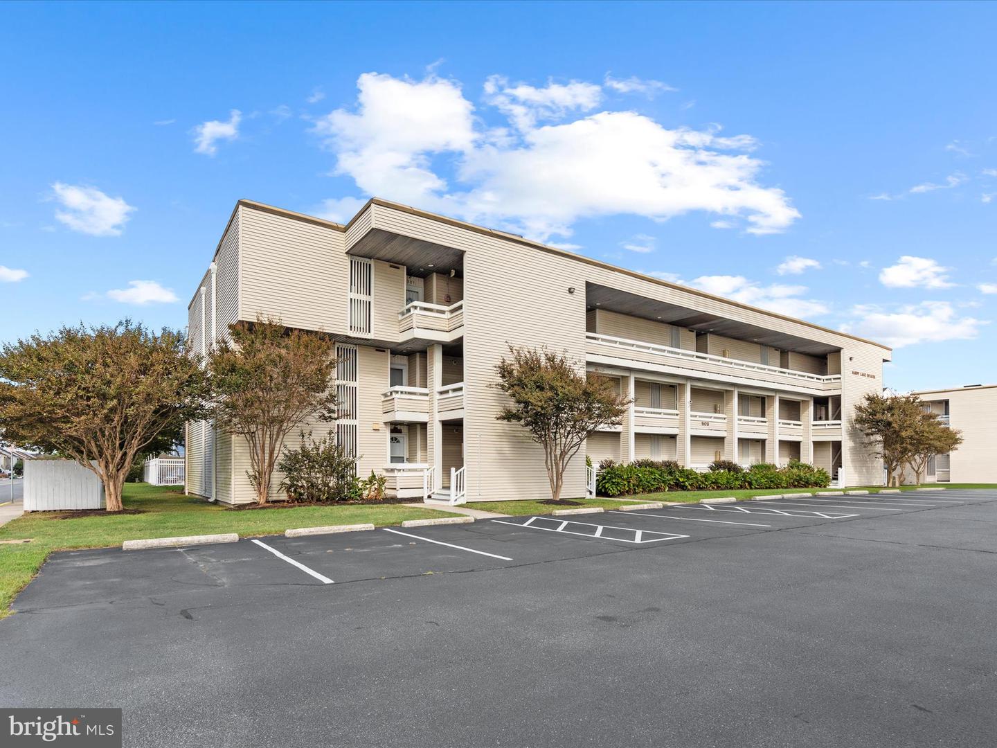 510 PENGUIN DR #302