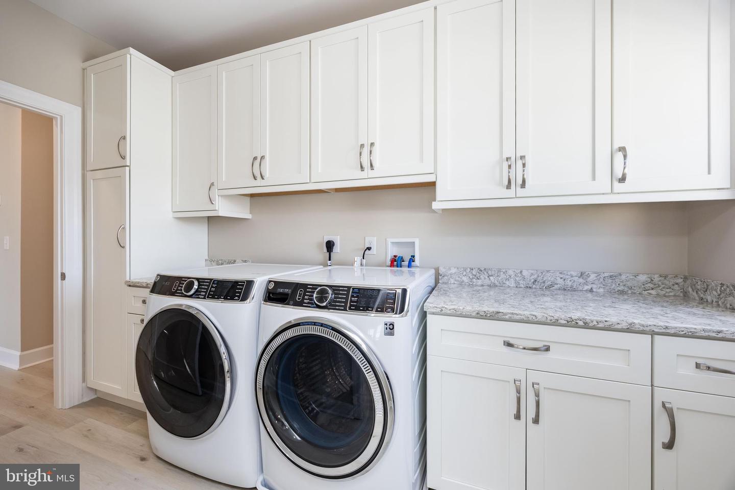 1505 Saint Louis Ave #301 Property Photo 8