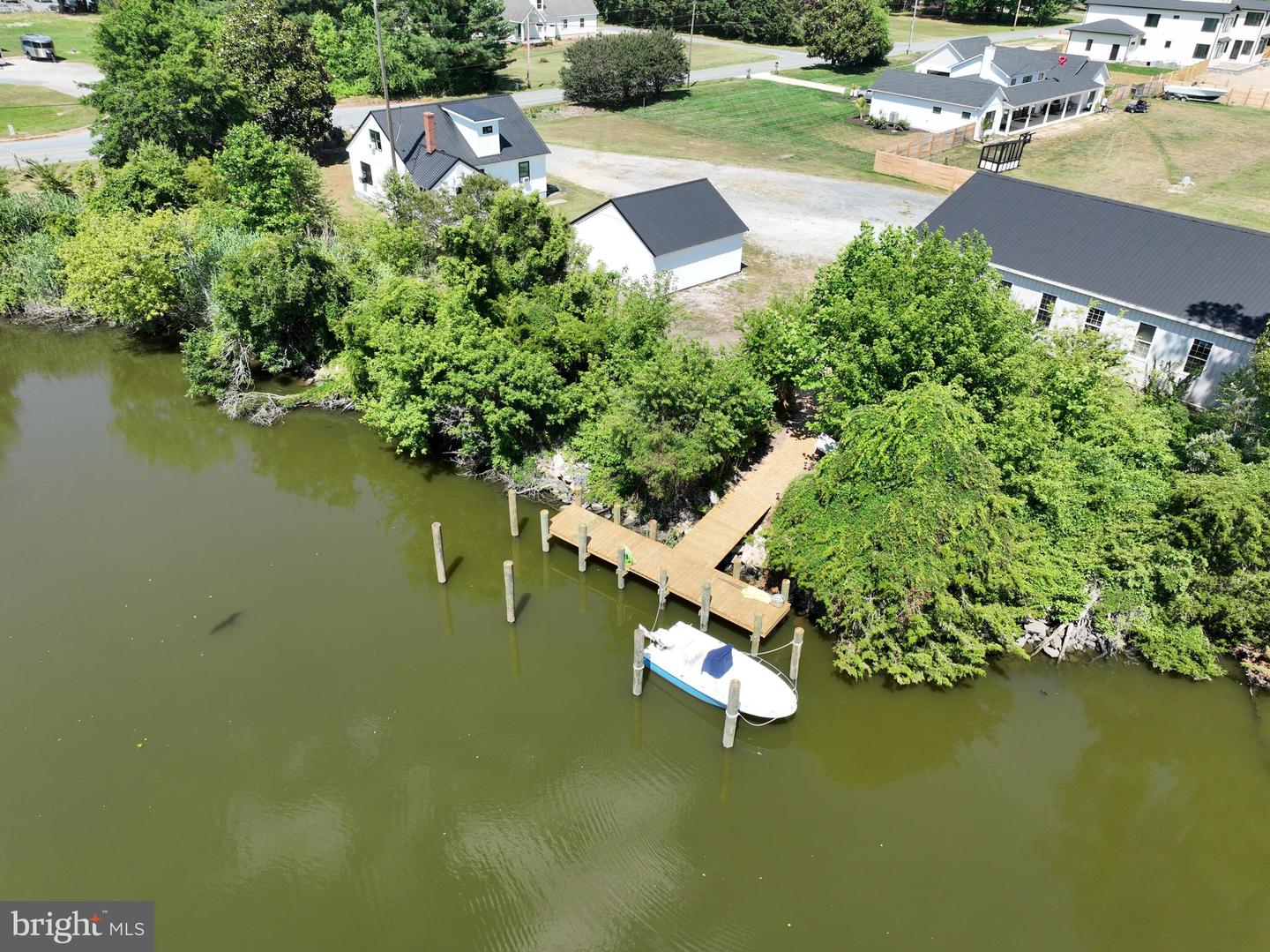11212 Gum Point Rd Property Photo 2