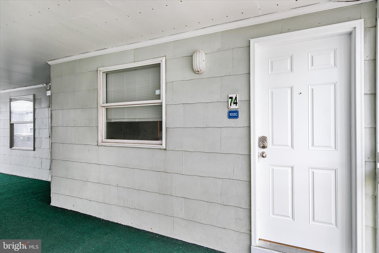 207 8th St #102c Property Photo 4
