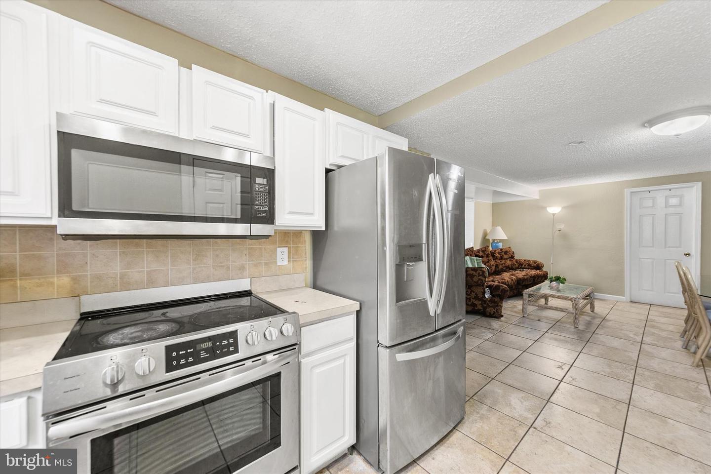 207 8th St #102c Property Photo 10