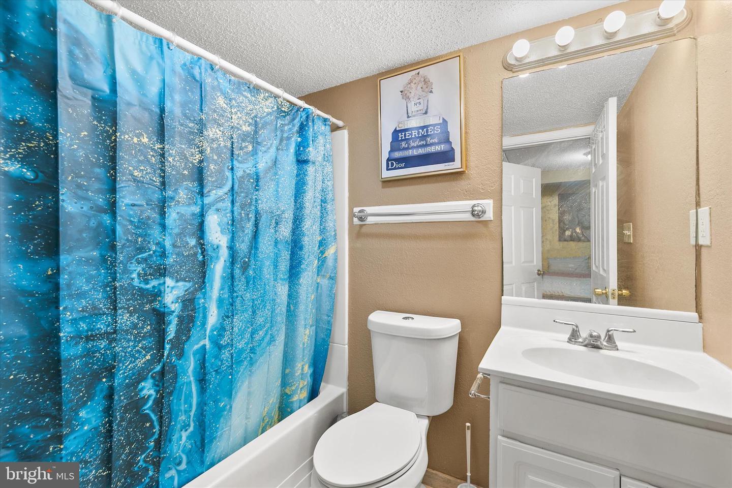 207 8th St #102c Property Photo 14