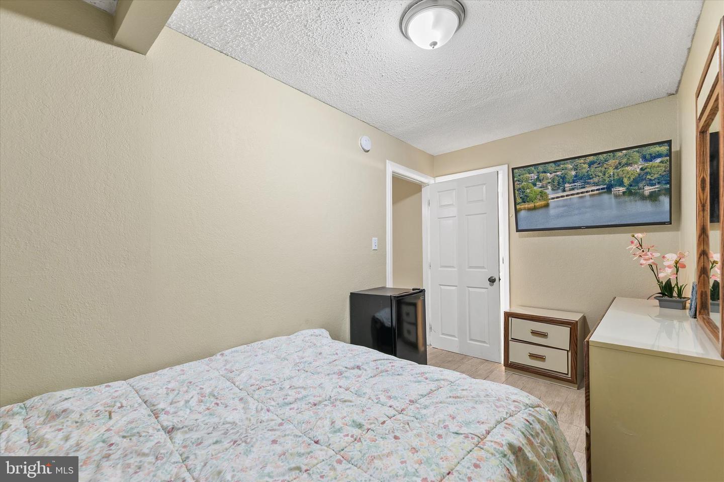 207 8th St #102c Property Photo 15