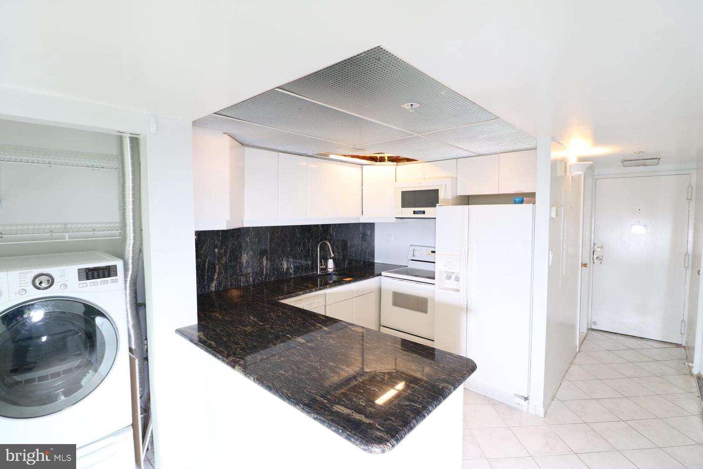 8203 Atlantic Ave #ph8 Property Photo 12