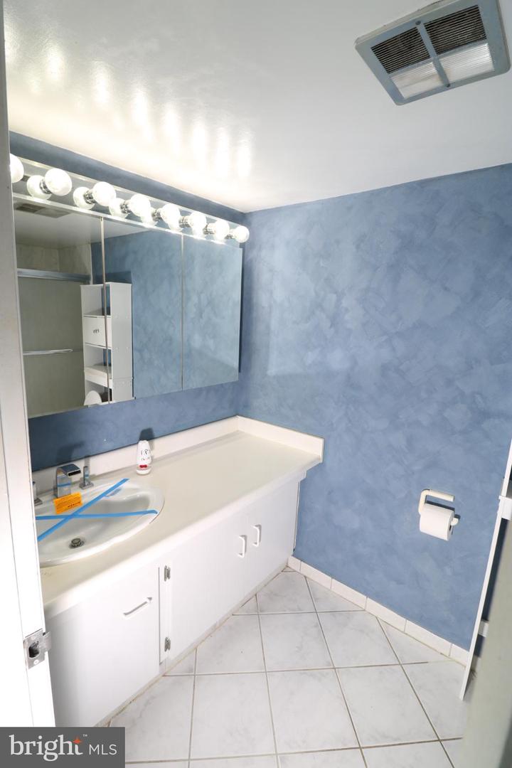 8203 Atlantic Ave #ph8 Property Photo 19